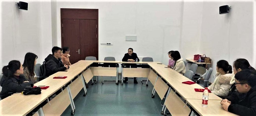 奖学金颁发座谈会.jpg